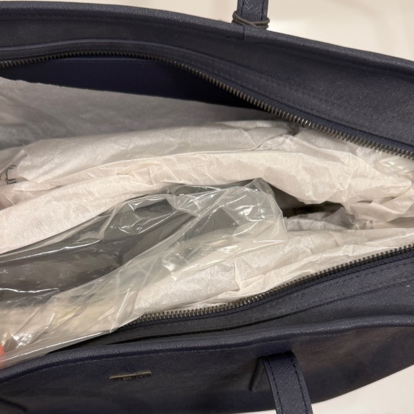 Tumi Everyday Saffiano Leather Tote Top - Picture 3 of 4